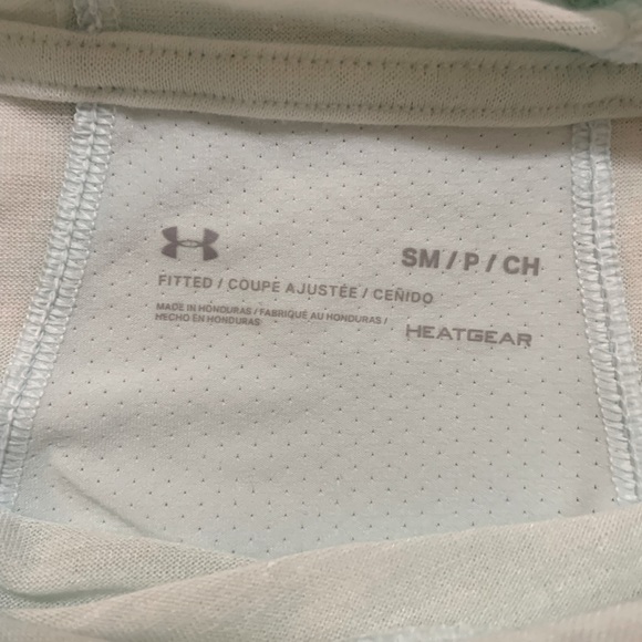 NWT Under Armour vortex hooded lightweight shirt - Picture 2 of 5